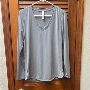 Athleta gray-green long sleeve v-neck tee size M